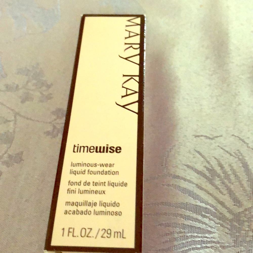 Mary Kay Timewise luminous liquid foundation